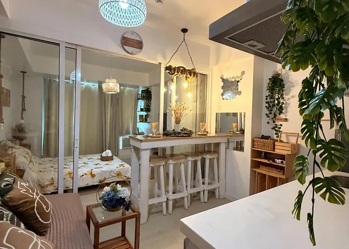 Sym Staycation At Azure * Manila